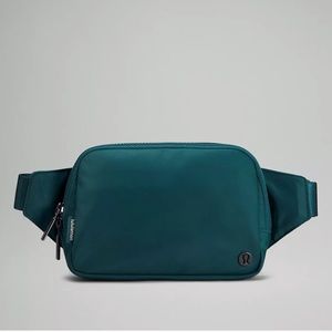 Green Jasper 2L Lululemon everywhere belt bag